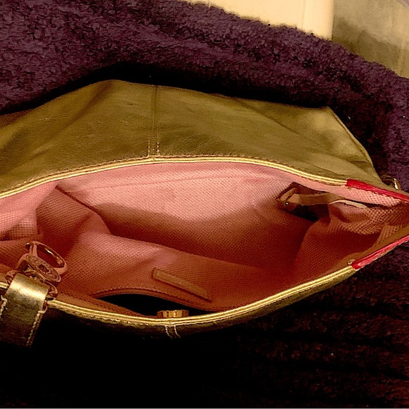 Dooney & Bourke-GOLD, Pink pattern interior HANDBAG! NEW w/ unreg serial# Doc. - Picture 6 of 9
